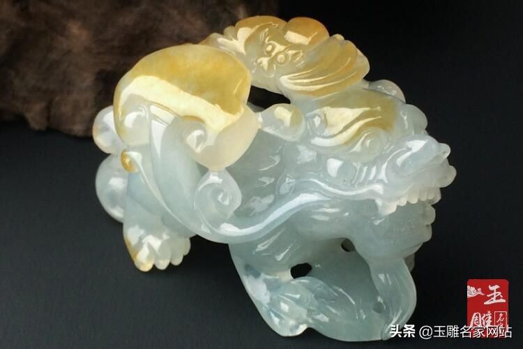 翡翠貔貅吊坠的佩戴要注意什么,貔貅翡翠佩戴有讲究