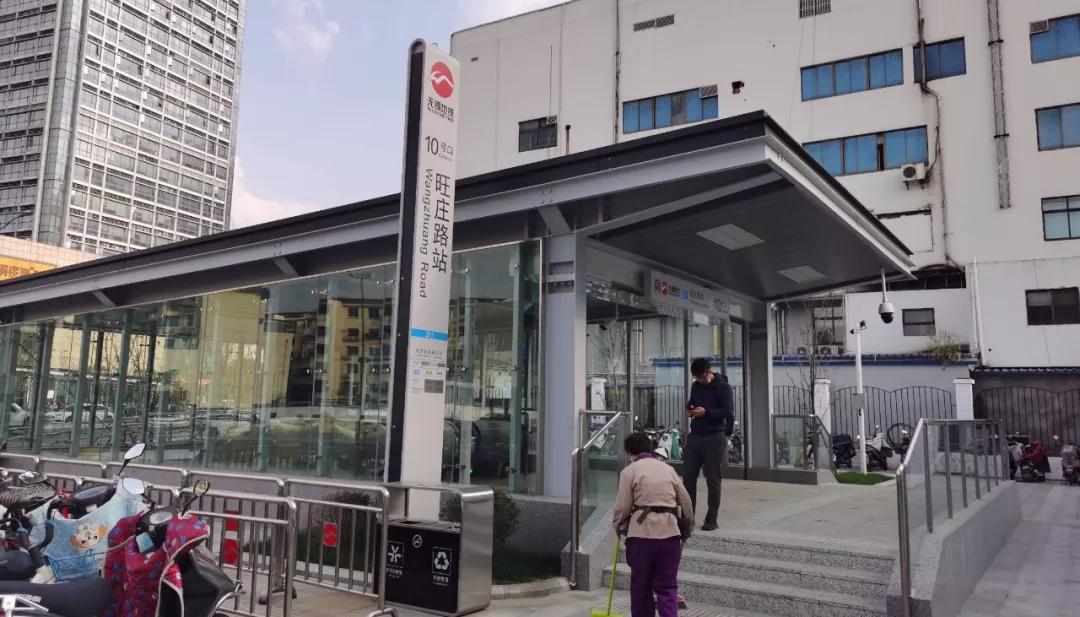 小区烂尾8年业主无奈入住,郑州市烂尾楼业主真实现状