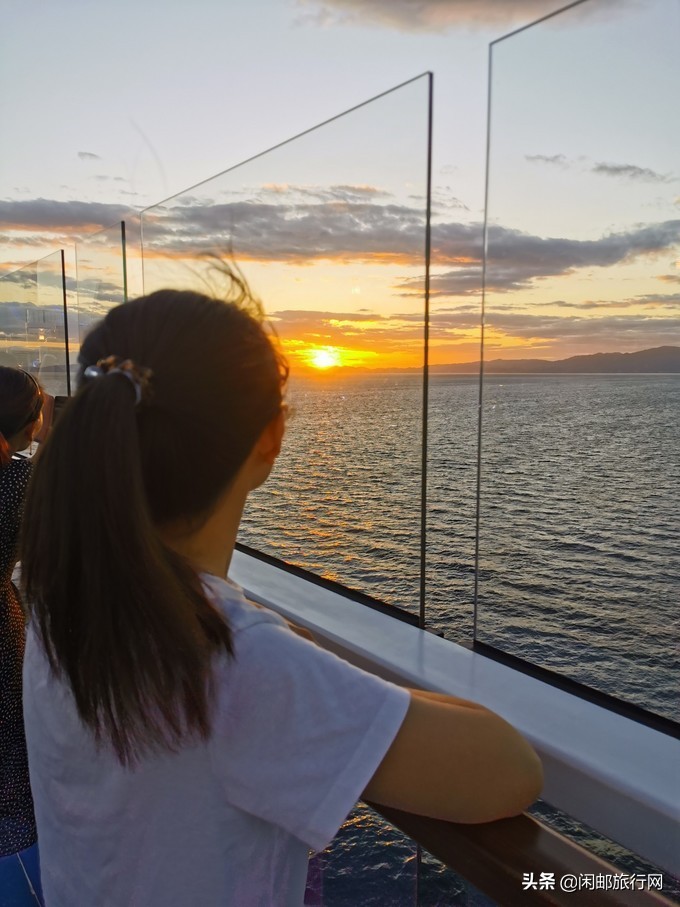 赶在台风来临前，赴一场霓虹之旅皇家加勒比光谱号游轮游记攻略