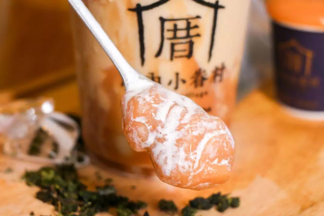 会喷火的“炙烤奶茶”来台州了，敲碎了更好喝！