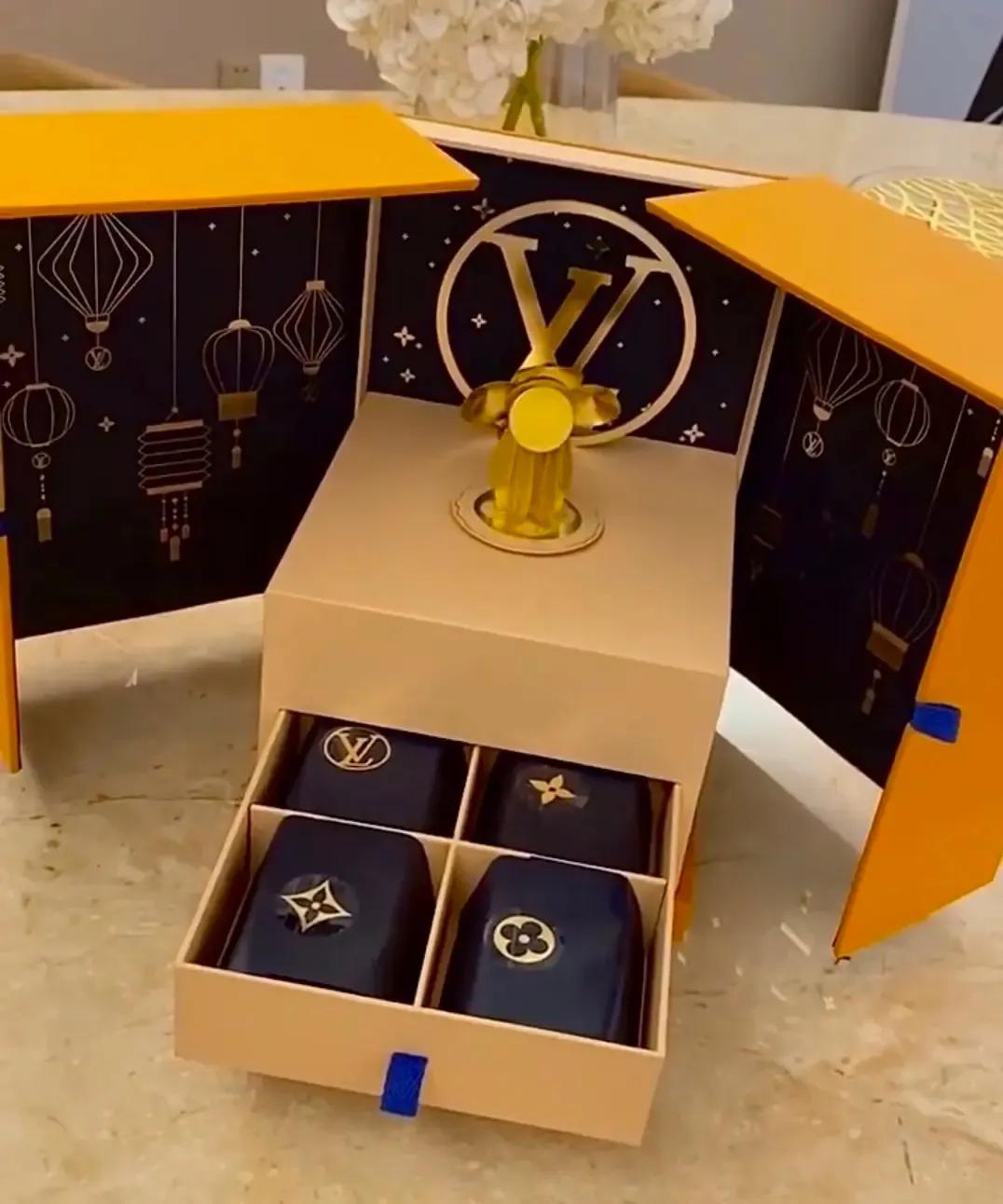 太奢侈了！LV、迪奥、爱马仕的月饼，美到不忍心吃