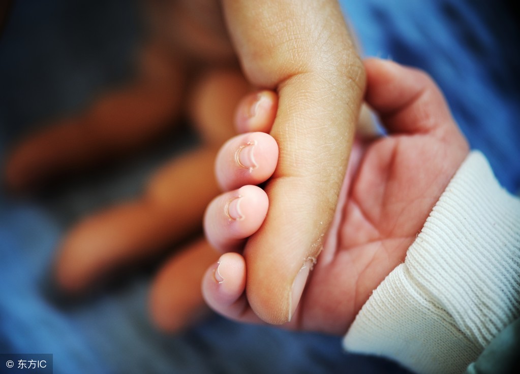 宝宝总是惊醒睡不踏实,宝宝总是惊醒是缺钙吗