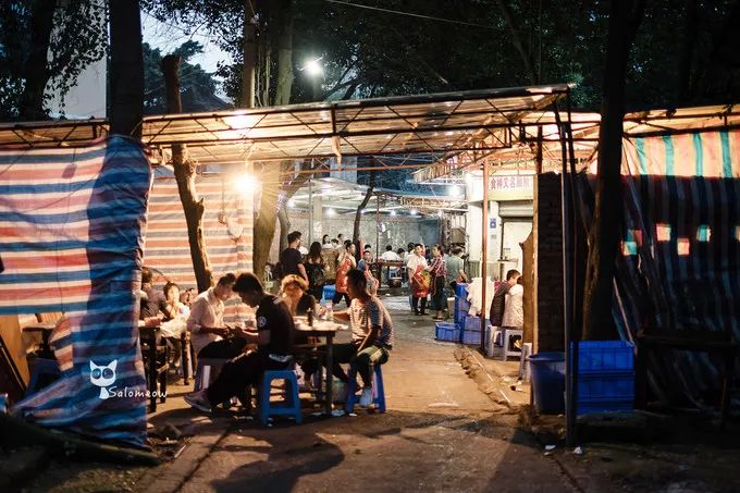 自贡真的是又好吃又很辣的地方吗,自贡有什么好吃的地方