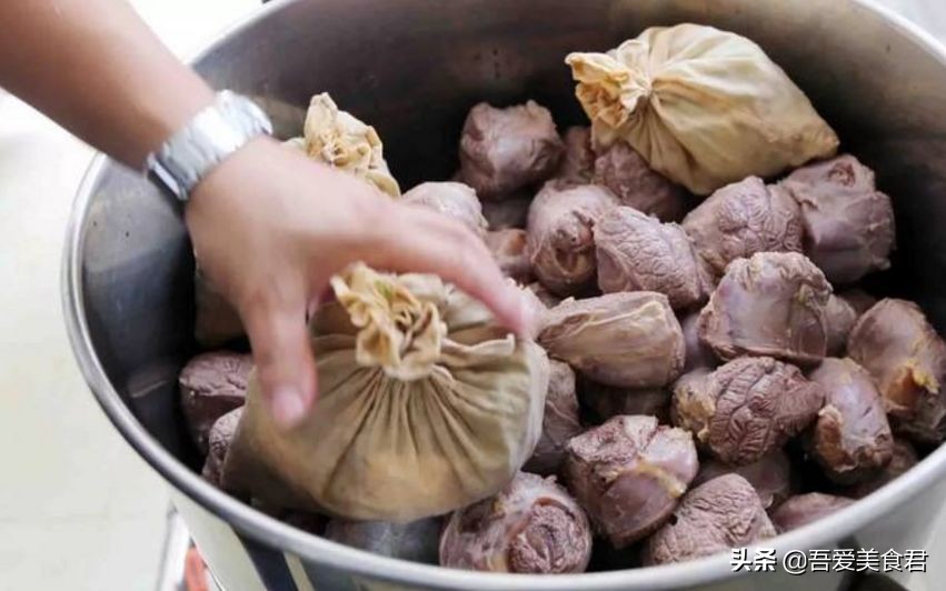 只有学会了调兵遣将,合理的使用香料,你才能成为真正的卤水大师