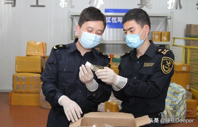 中国海关截获美国神秘包裹,美国包裹发现黑蝇