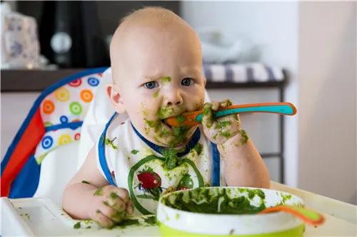 宝宝不吃辅食怎么办妙招,宝宝不吃辅食怎么办喂不进气