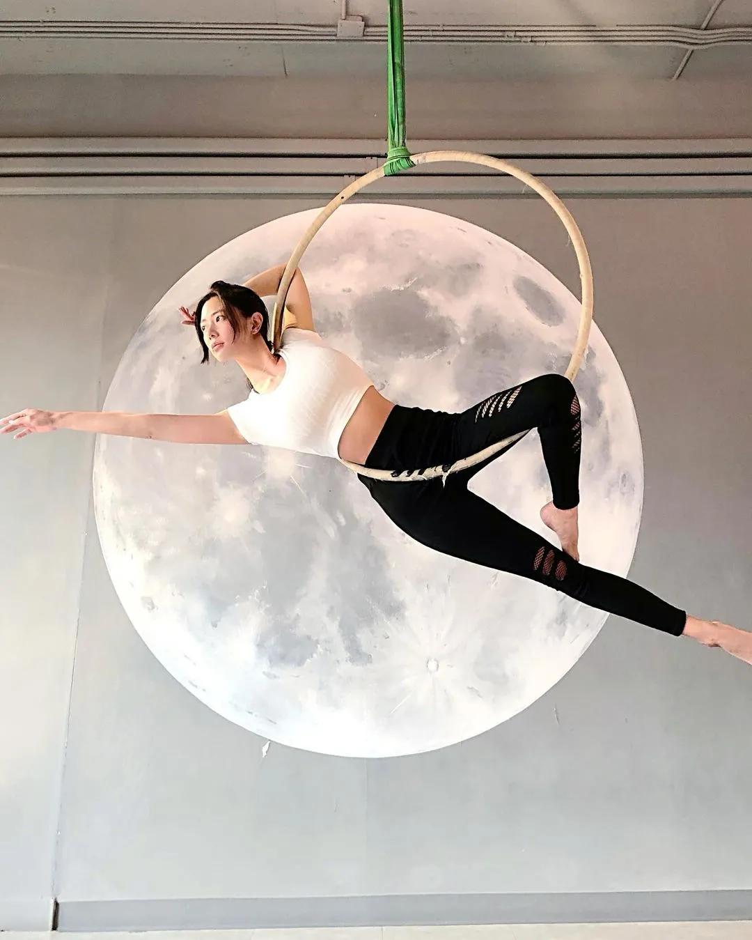 李成敏身材写真照片,拥有魔鬼身材的李成敏