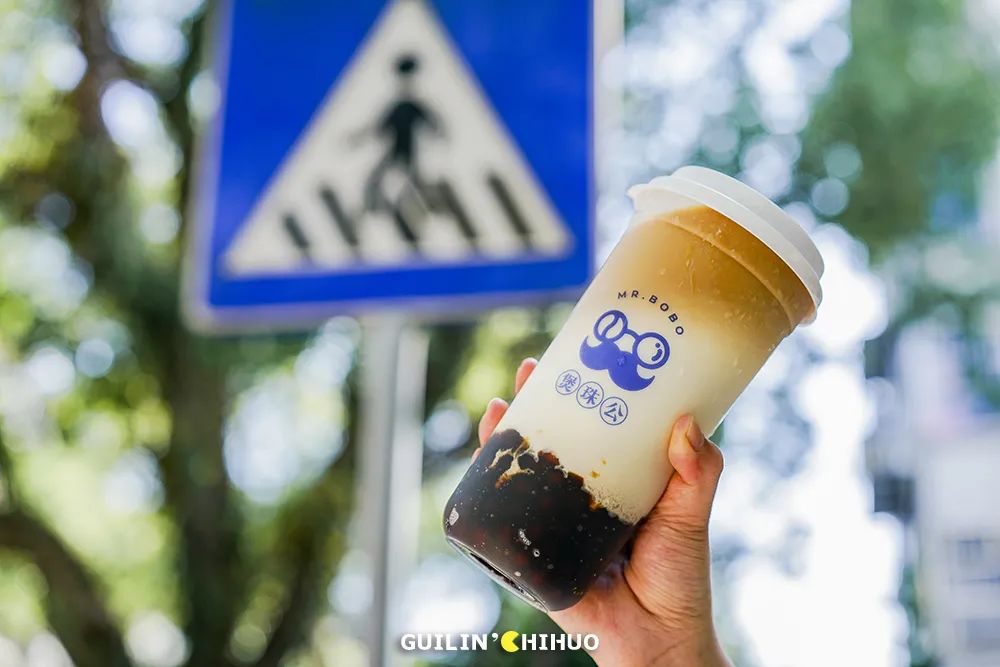 月售1000单的奶茶店,月销8000的奶茶店