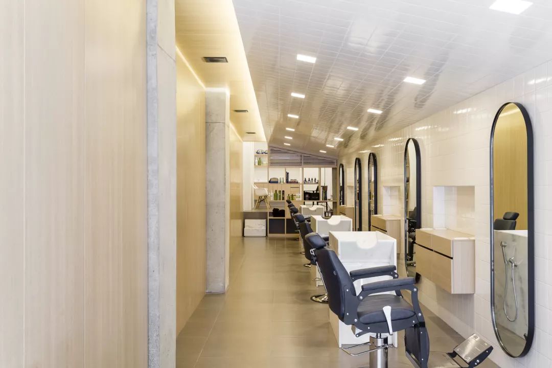 案例赏析丨小面积、长廊型，街边店也可以超有品味！