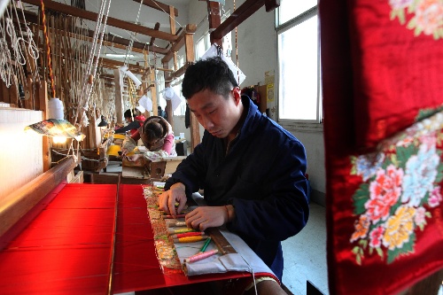 南京云锦，寸锦寸金的皇家织锦，几近失传又重获新生