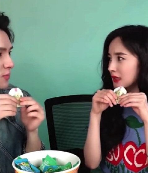 李佳琦曾对杨幂开黄腔,李佳琦直播回应黄腔翻车