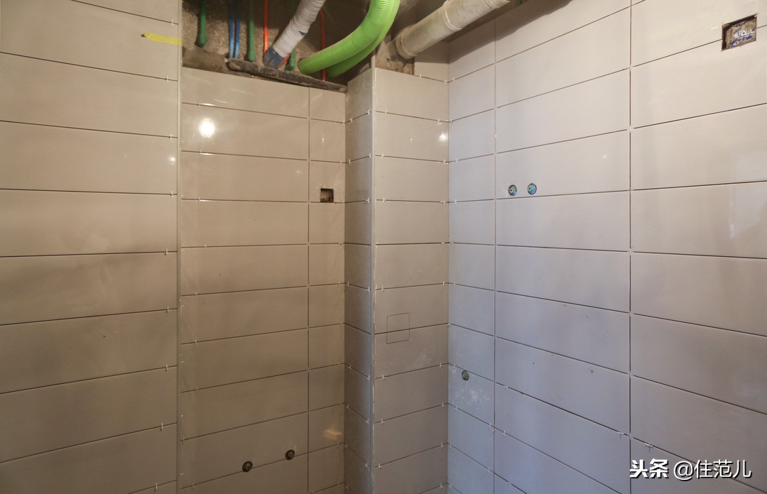 砌墙居然用牛皮纸,这是什么骚操作?