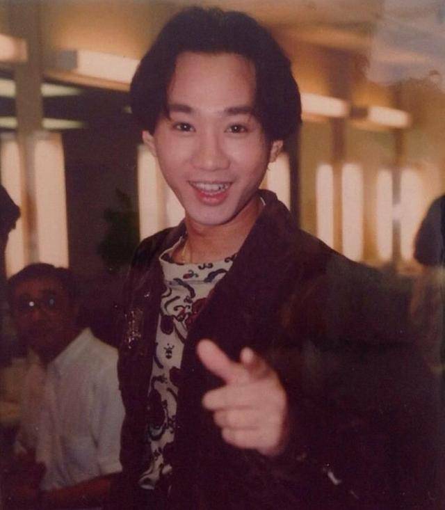 黄家驹年轻时的情史,黄家驹当年的爱情故事