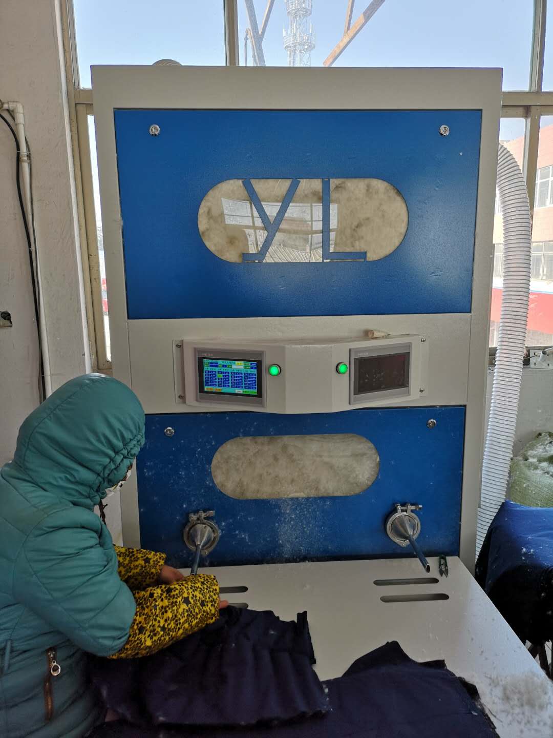 全自动羽绒充绒机如何反绒,羽绒脱绒机器