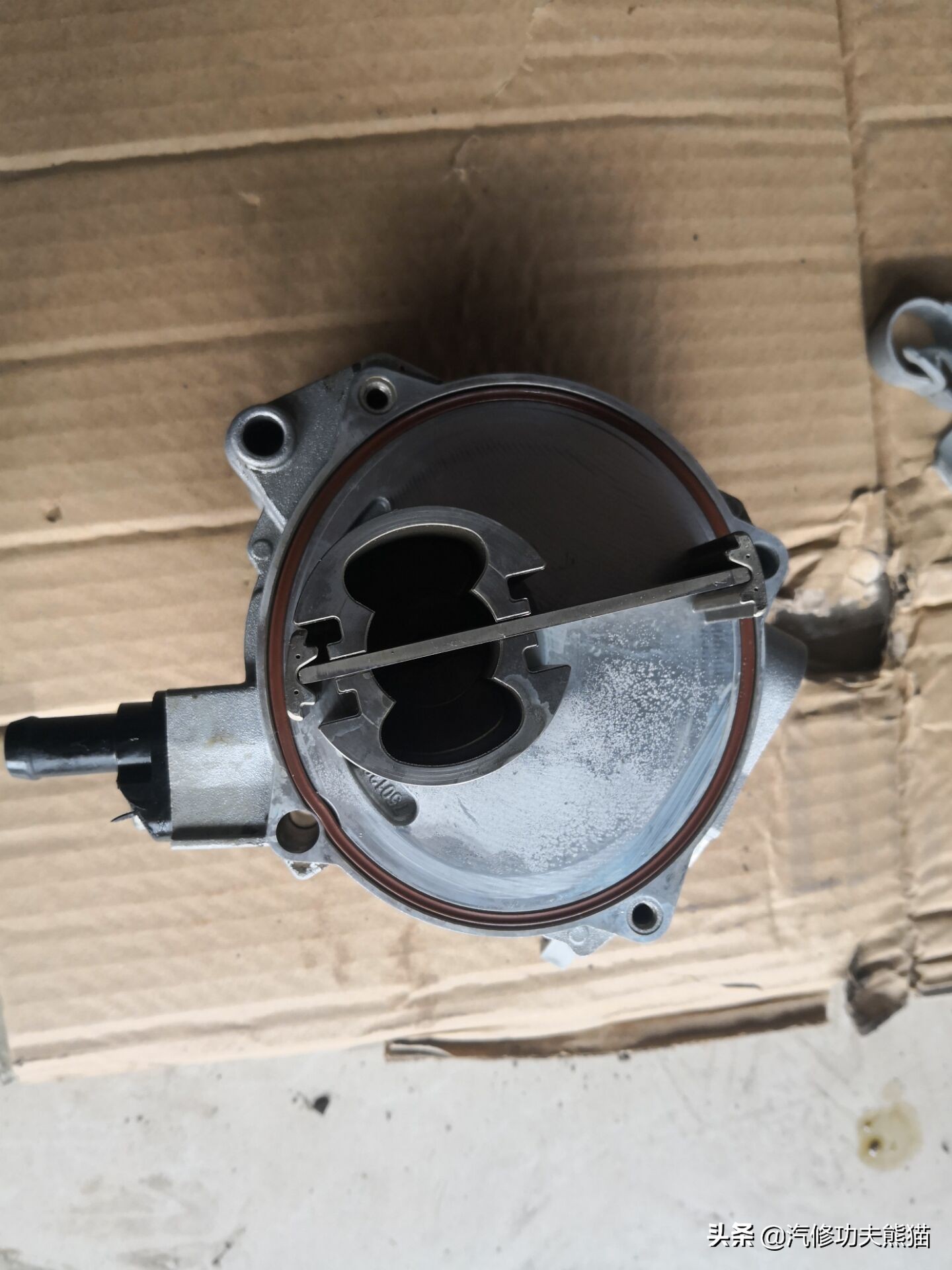 斯柯达明锐2010款2.0烧机油吗,09款斯柯达明锐1.6烧机油怎么解决