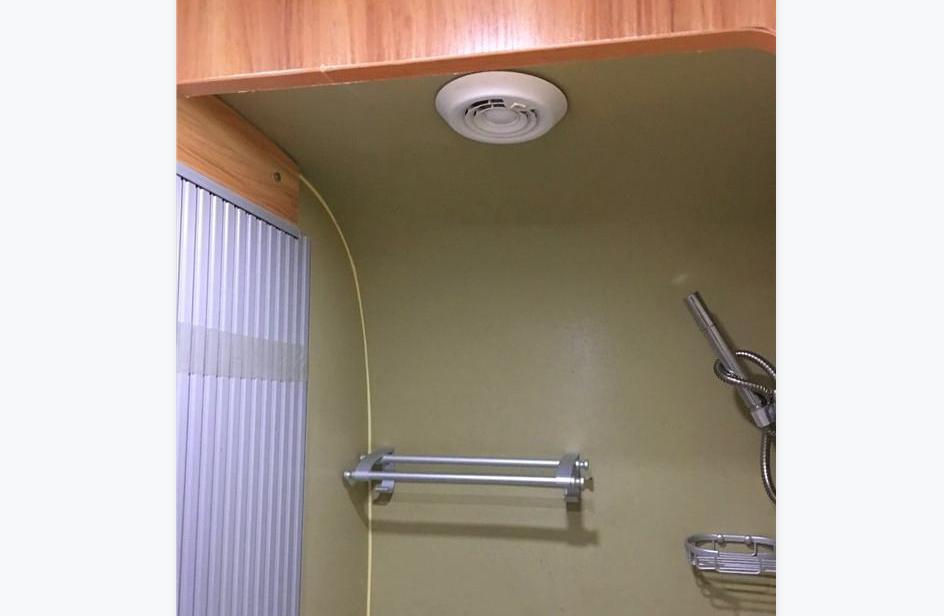 卫生间无窗户怎样通风和采光,中间户卫生间没窗户怎么通风