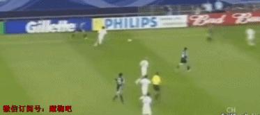 把球传进球门的球队,把球传球给内马尔