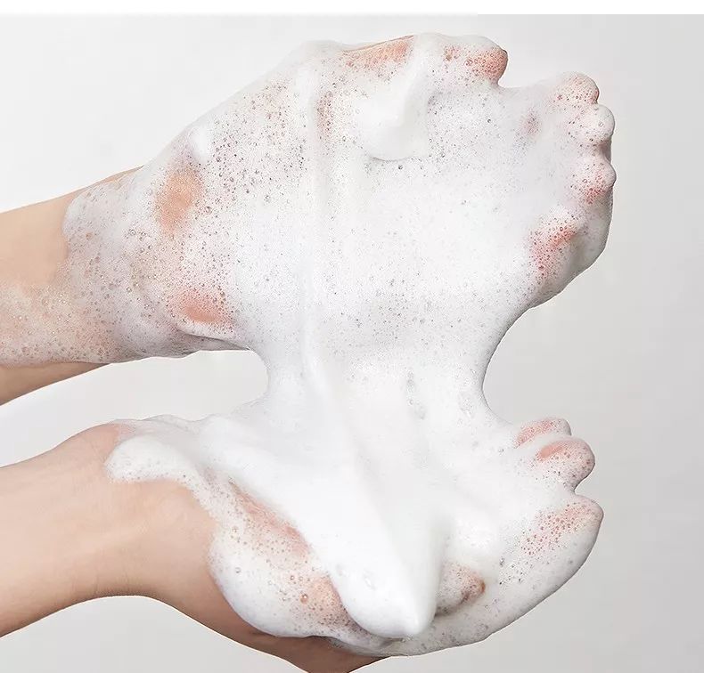 脸油痘痘多黑头用什么简单洗干净,清理黑头痘痘的最简单方法