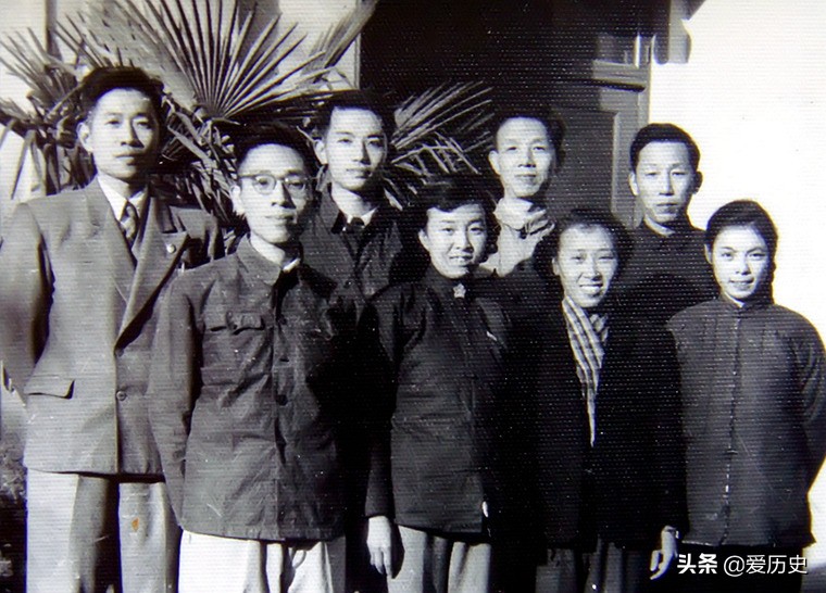 建国初期的“跨界男神”集学霸、体育明星于一身后成一代大家