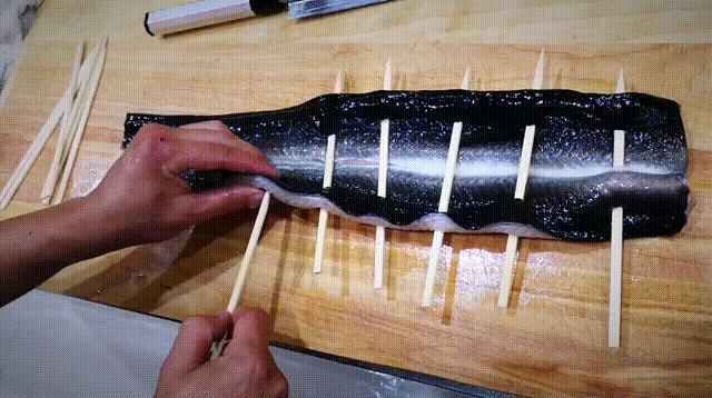 昆明唯一屋顶清真居酒屋，居然还能吃到活鳗鱼，48元清酒喝到嗨