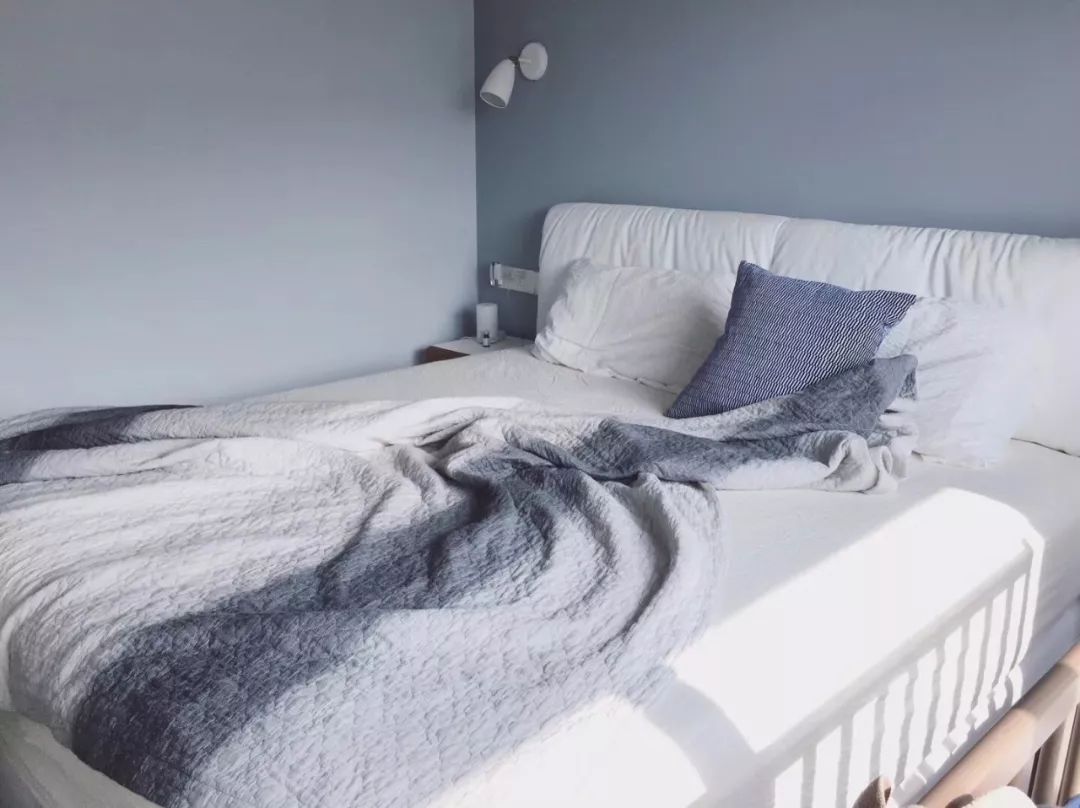 打造舒适的卧室,卧室床头选什么材质