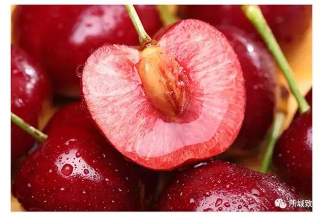 烟台樱桃季，烟台地区共产出22万吨，也就是440000000斤大樱桃