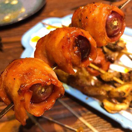 济南奇葩美食，把鸡装在蛋挞里面你吃过吗?