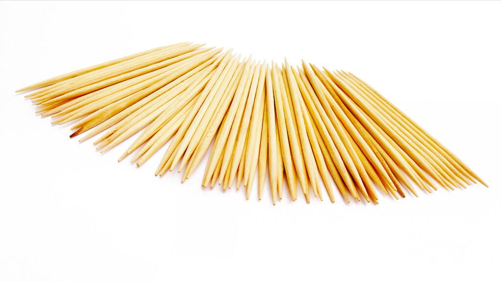 啃个骨头牙齿就坏了,牙齿好脆弱!别搞笑,看医生是怎么回答的