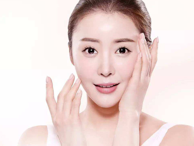 唤醒妈妈的美,妆前妆后区别有多大?轻松三步做精致美妈!