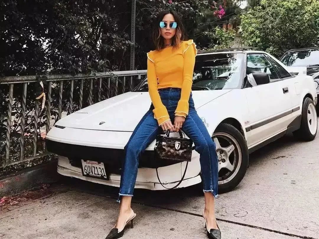 肤色穿什么颜色显黑,穿亮色显土是什么原因