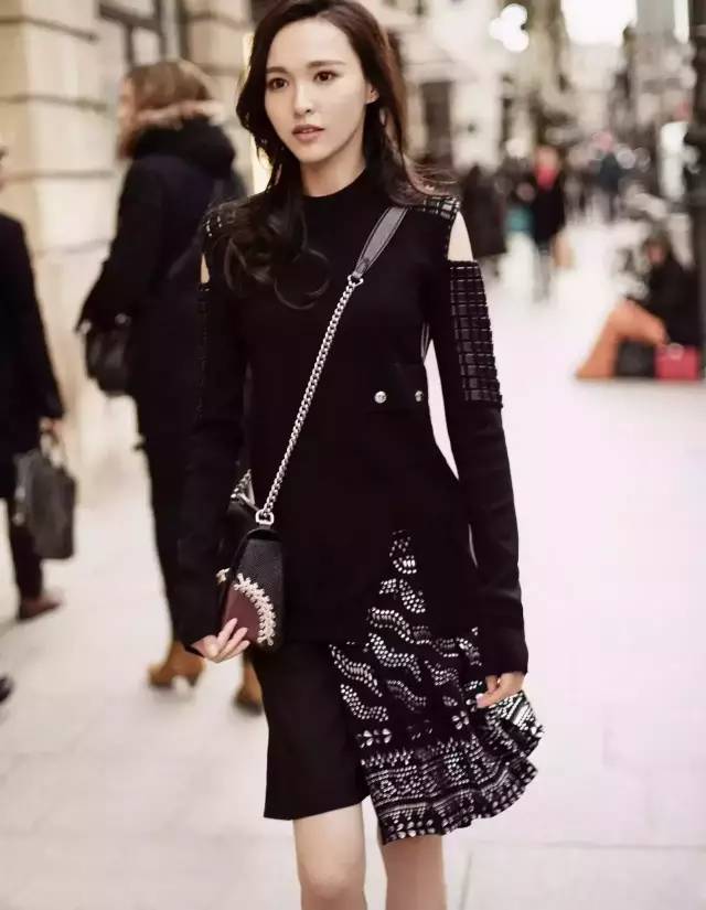 唐嫣一袭红衣亮相代言珠宝,唐嫣私下的珠宝