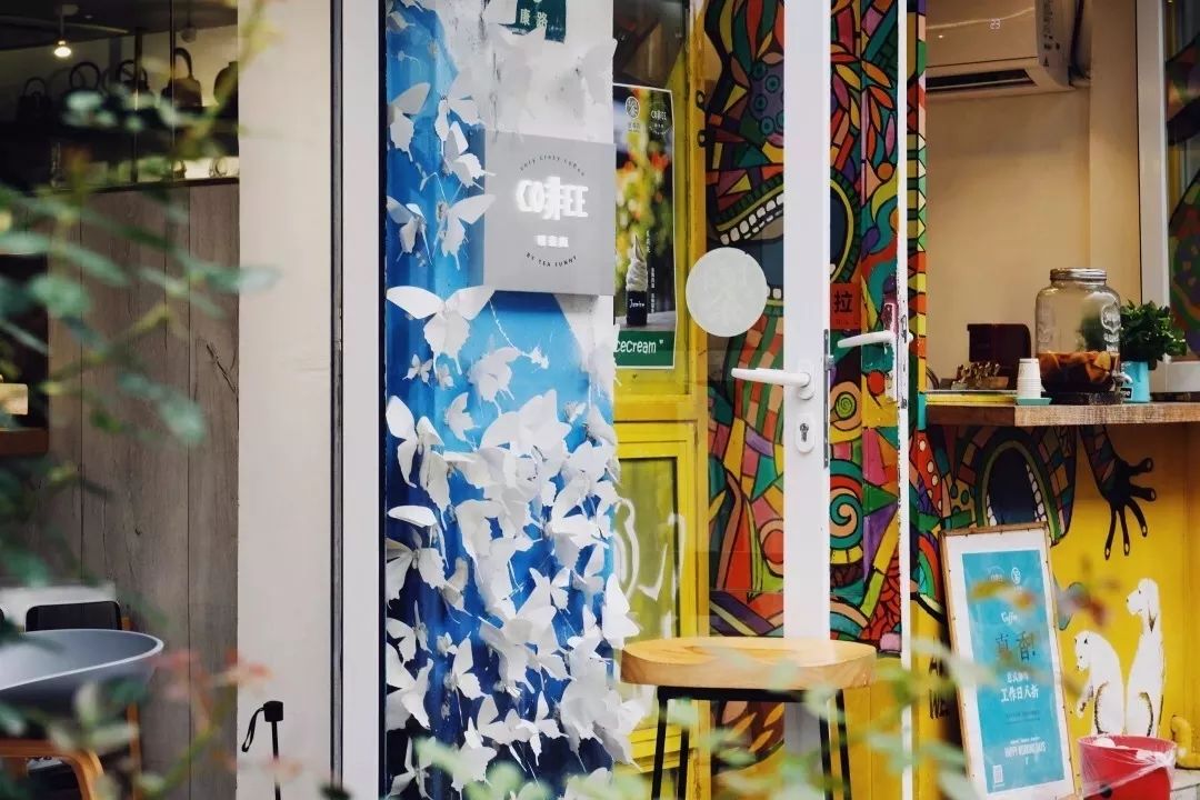 淮海路和南京西路哪个繁华,南京西路vs陆家嘴