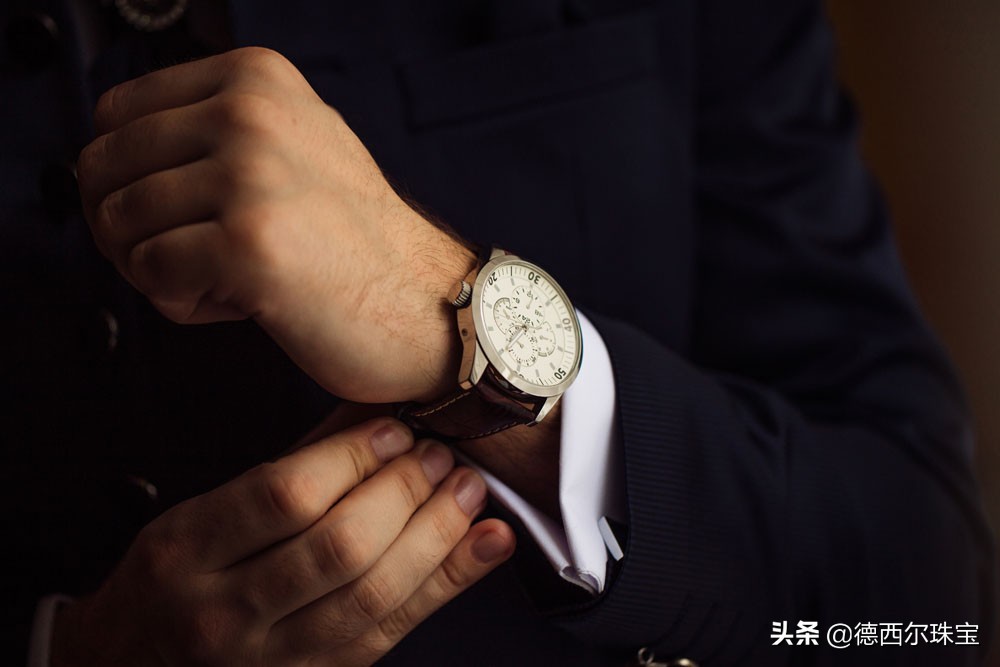 夏天戴什么珠宝首饰最好,买什么样的珠宝保值增值