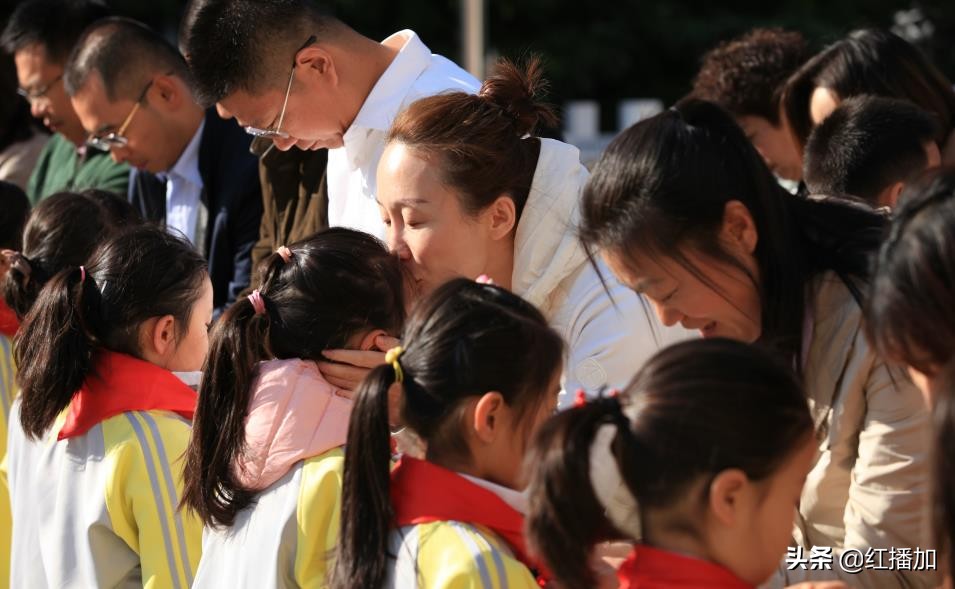 少先队员参加少先队活动感受,小学少先队员入队活动