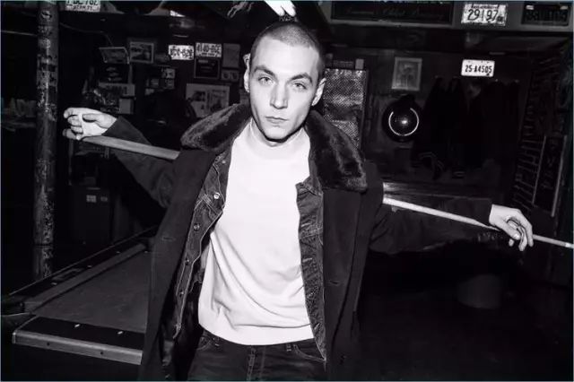 头发两边炸开怎么解决,头发顶部老是鼓起来怎么剪