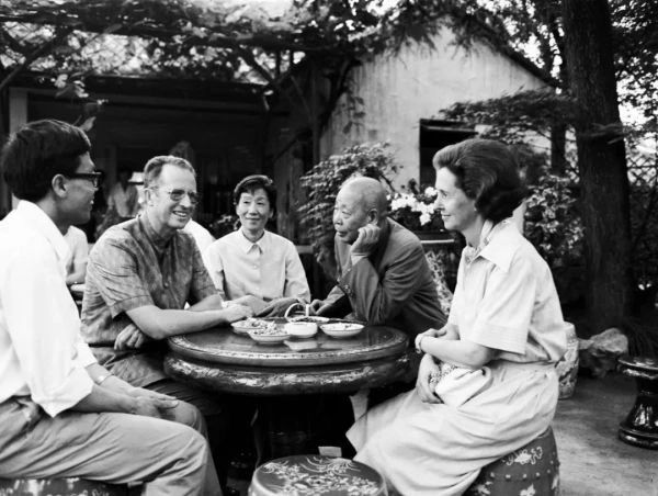 帅炸天，独宠不育王后33年，比利时“鲜肉”国王太苏了吧