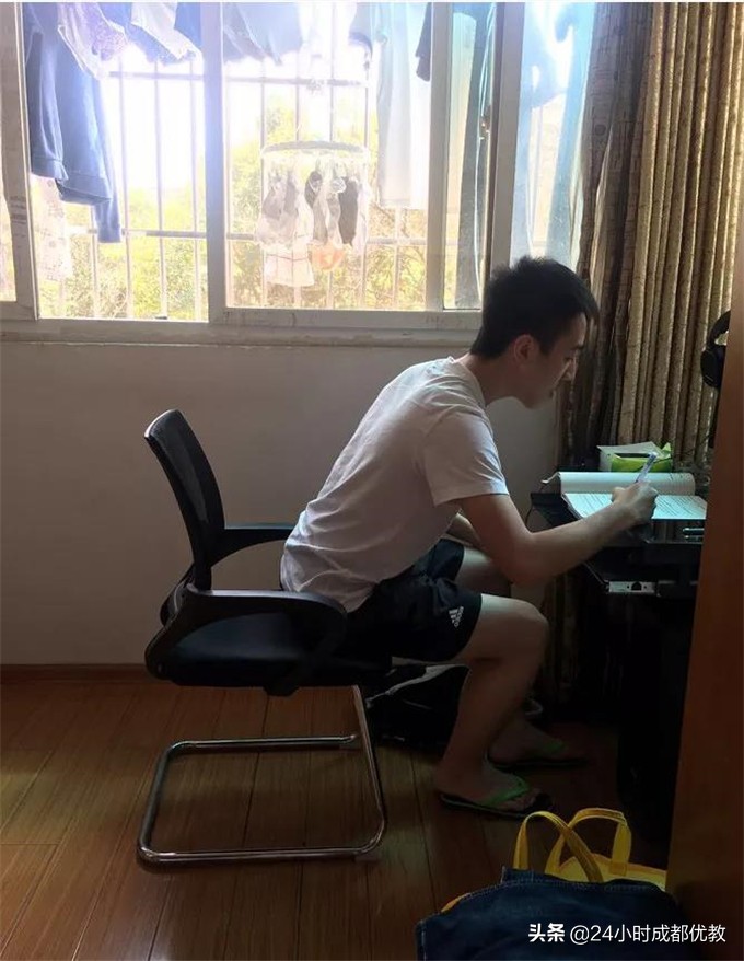 不用吆喝，学校办的好，家长最有发言权！孩子最有体验感！