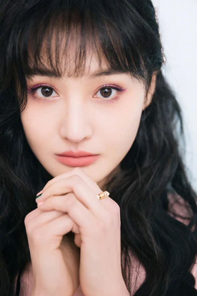 单眼皮女生眼影怎么涂好看又自然,单眼皮女生适合什么颜色的眼影