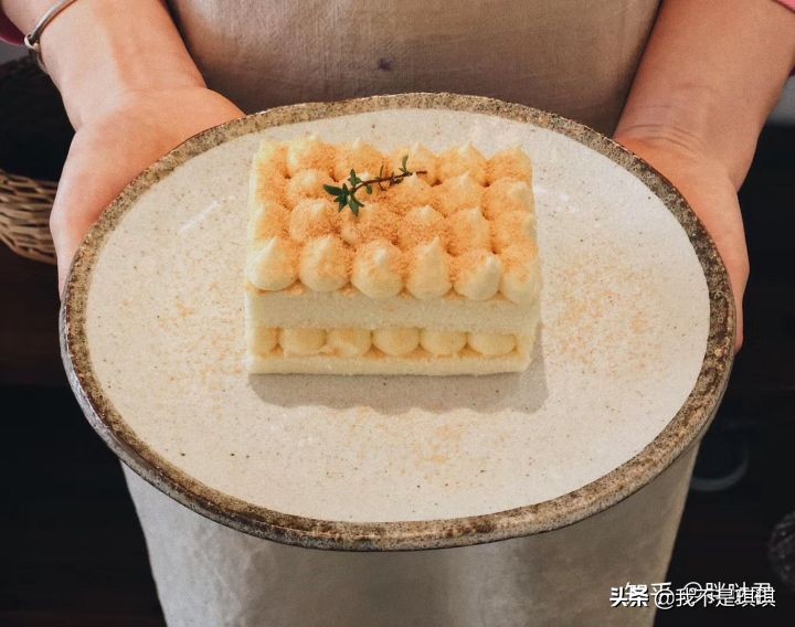 蛋糕店一般一天能卖多少蛋糕,蛋糕店卖不完的甜品怎么处理