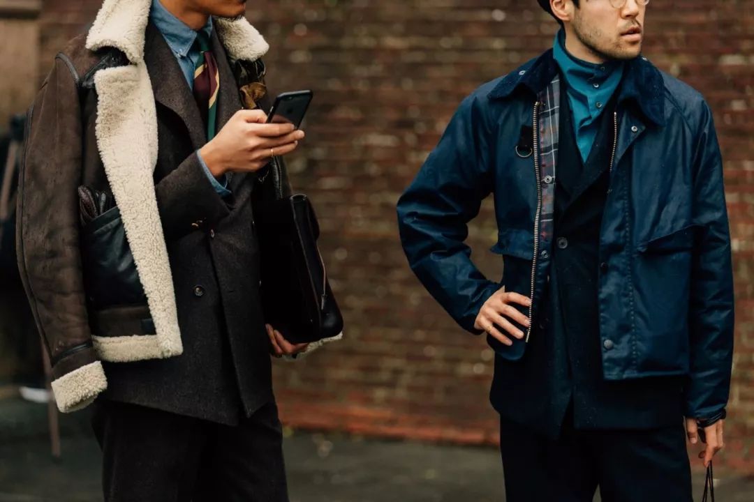 大方得体的穿搭重要性,女生要风度不要温度秋天穿搭