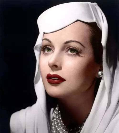 她是电影界全裸第一人，玩转好莱坞投身科学界，被称为手机之母