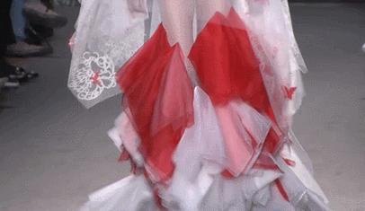 兰公子变身“巧手神探”百乐门老板娘｜纸上刺绣，别具匠心