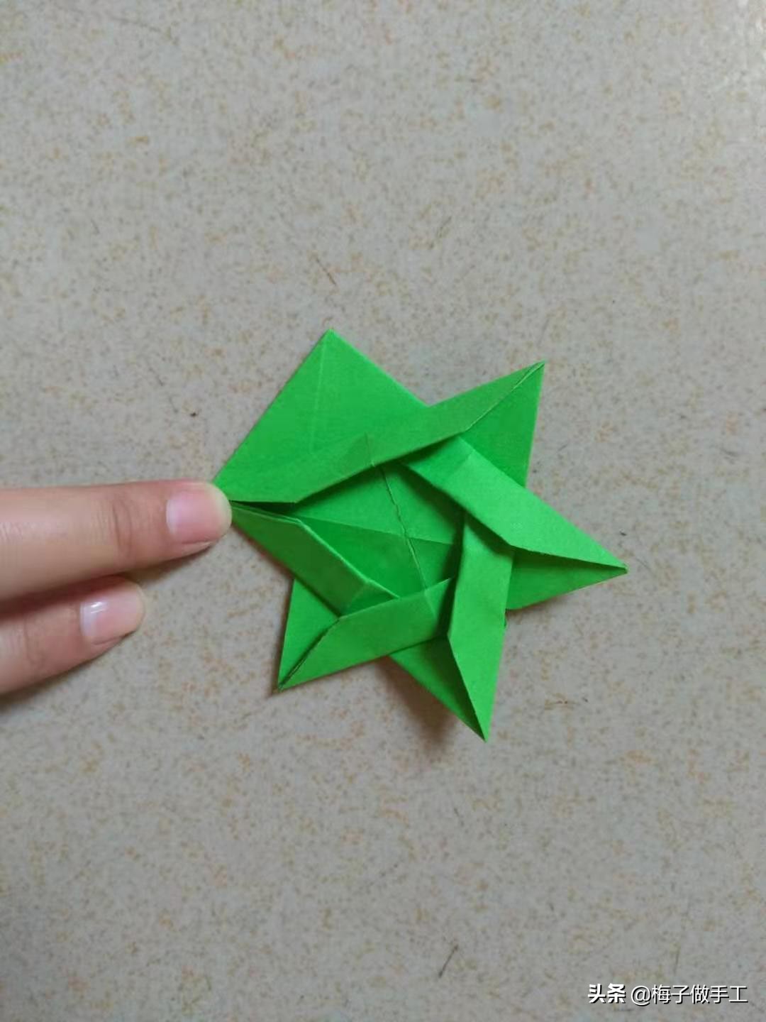 怎么折实心六芒星,手工折纸四角星怎么折