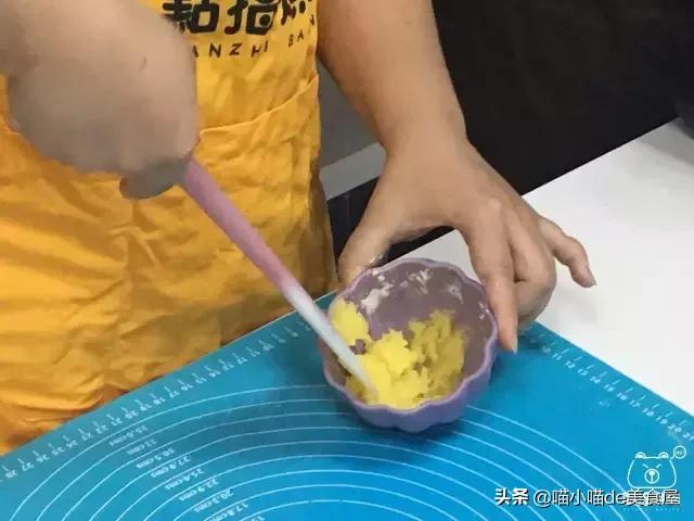 流心奶黄月饼小月饼,香港生产美心月饼流心奶黄月饼