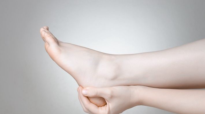 青少年脚抽筋怎么办快速缓解,脚抽筋了怎么安慰