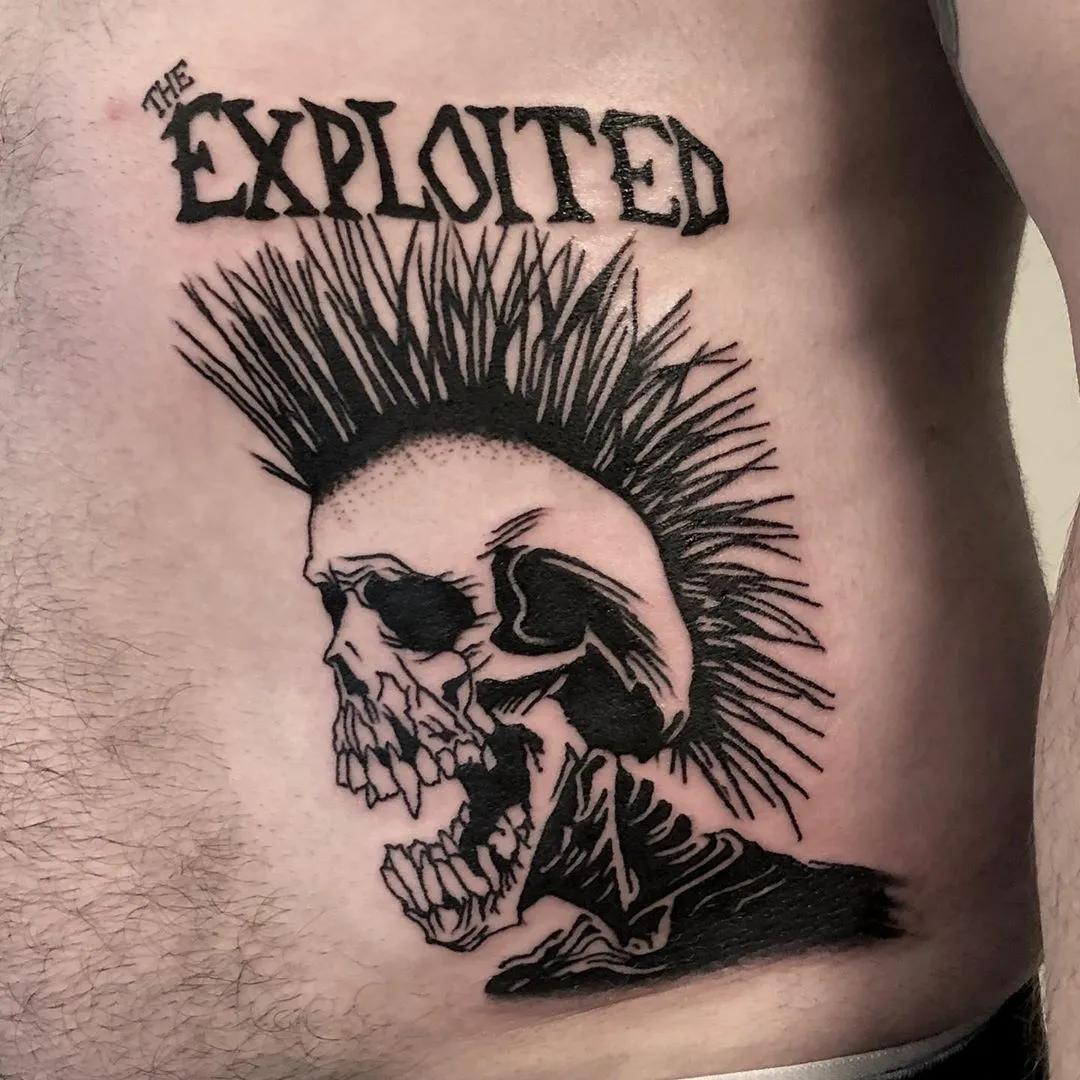 蒸汽朋克纹身和哥特纹身,又纹身又穿鼻环