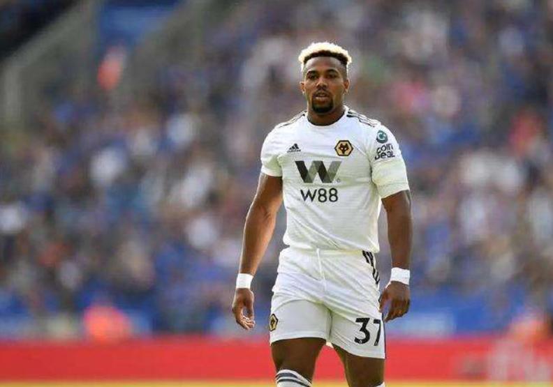 足坛肌肉男直言不会特意锻炼！球迷：学霸说从不看书