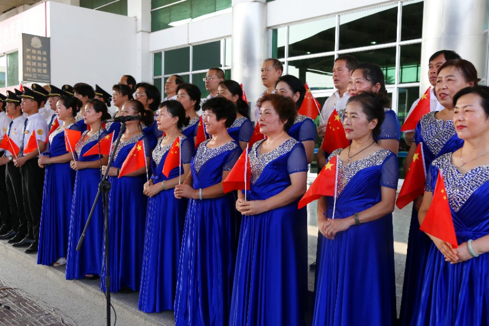 中甲第23轮:《中国万岁,我是护旗手》红动渭南火车站