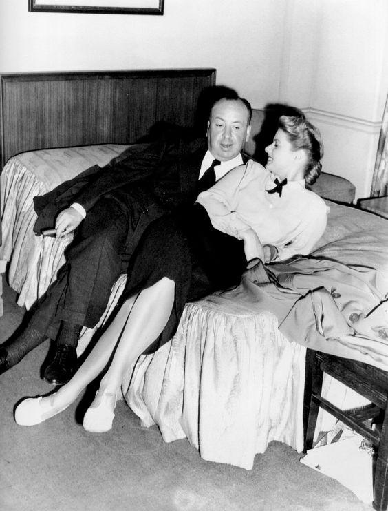 罕见历史照，梦露参加肯尼迪宴会礼服价值百万，伊丽莎白女王登基