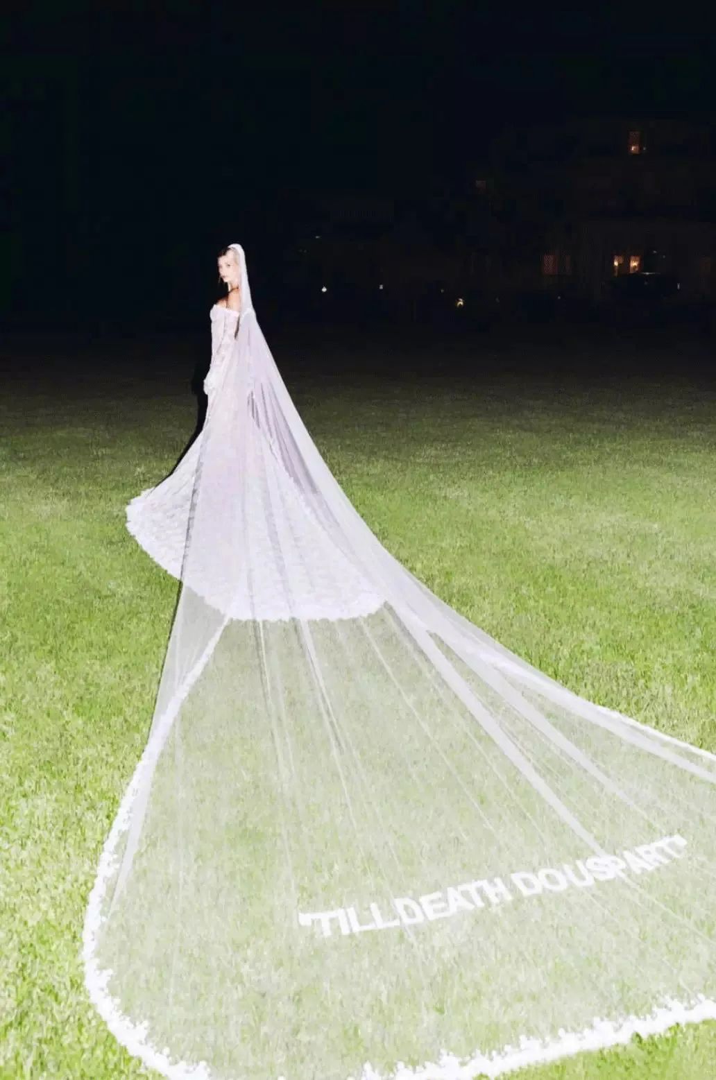 从希尔顿大小姐到舒淇，最美的婚纱从不只有一种模样